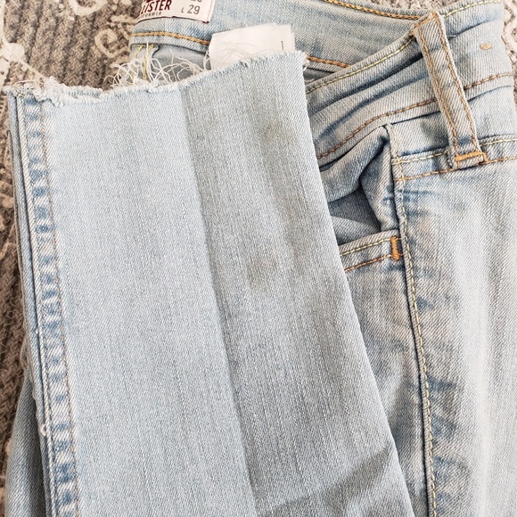 Hollister Skinny Jeans - Picture 2 of 4